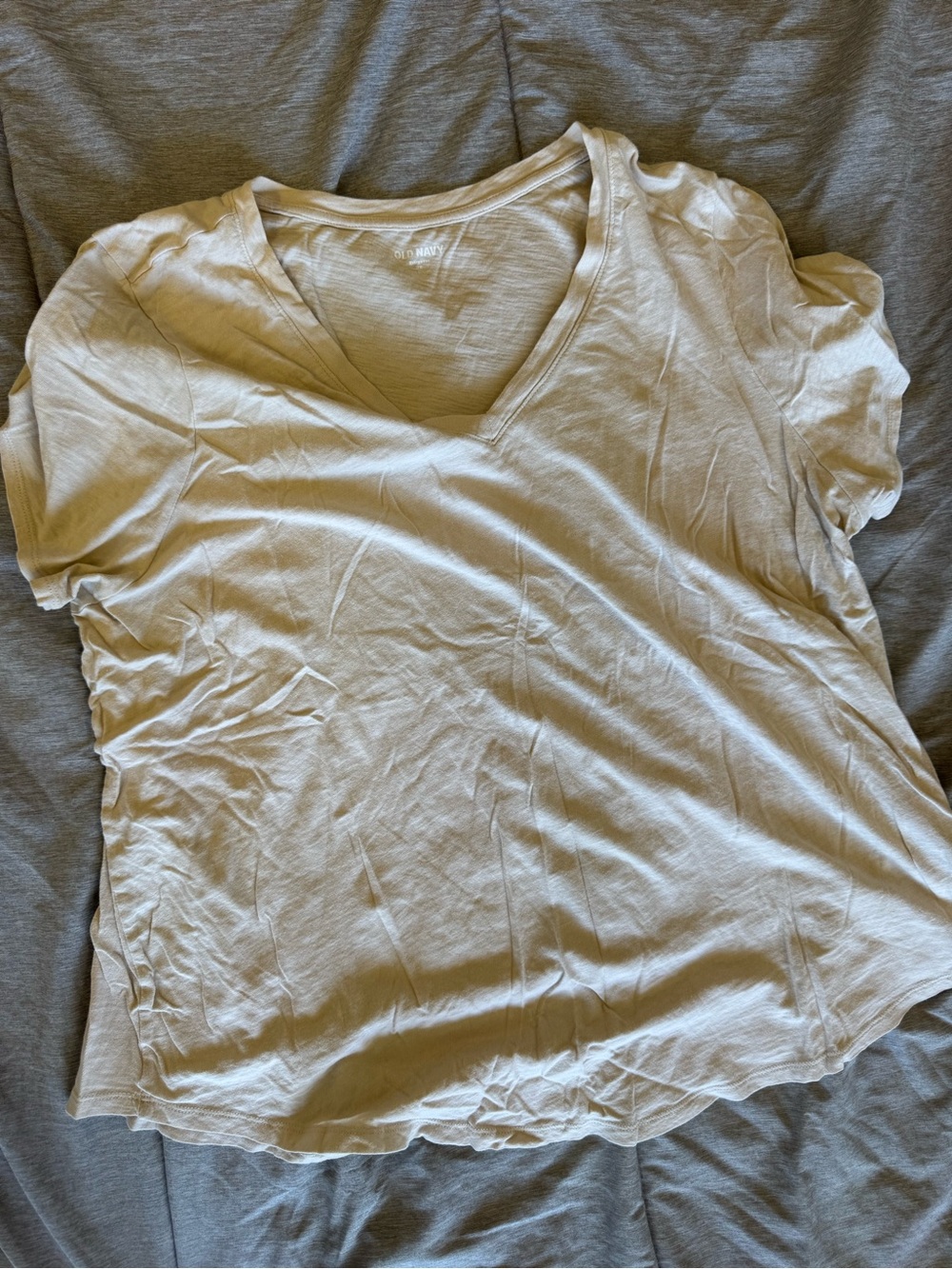 Old Navy Women's Cream V-Neck Short Sleeve Tee